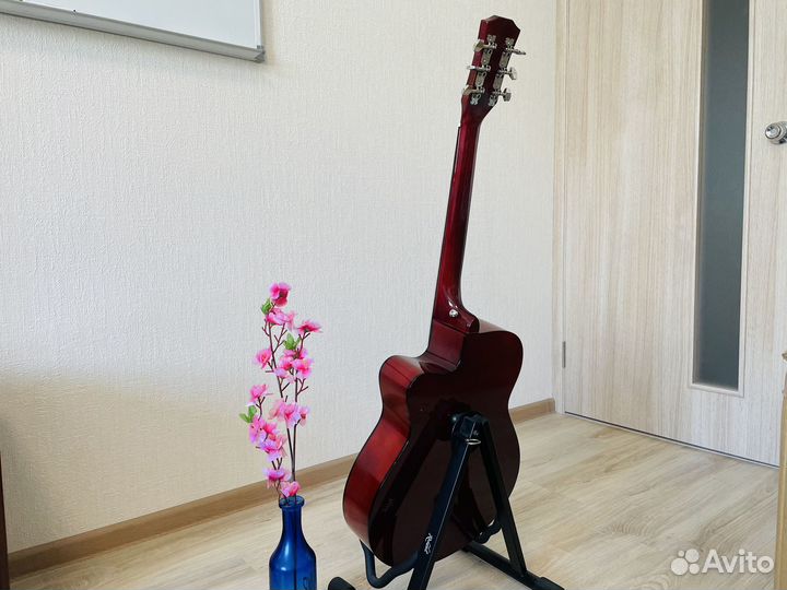Акустическая гитара