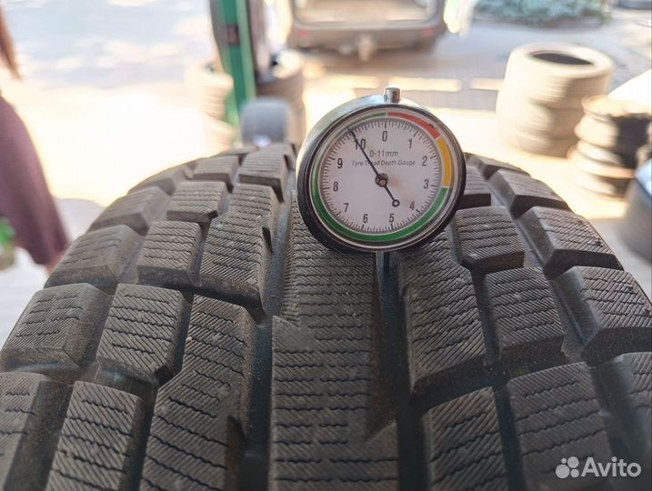 Yokohama 124R 235/55 R18