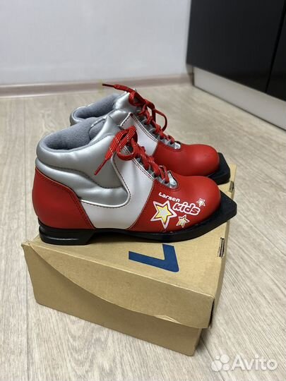 Лыжные ботинки