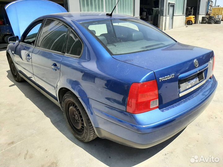 Петля двери передней левой Audi A3 8L 2000
