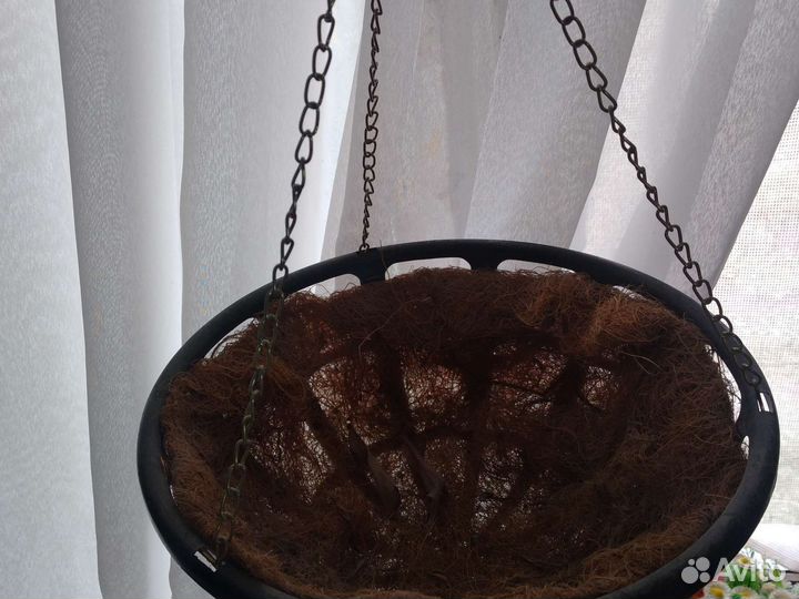 Кашпо для цветов подвесное