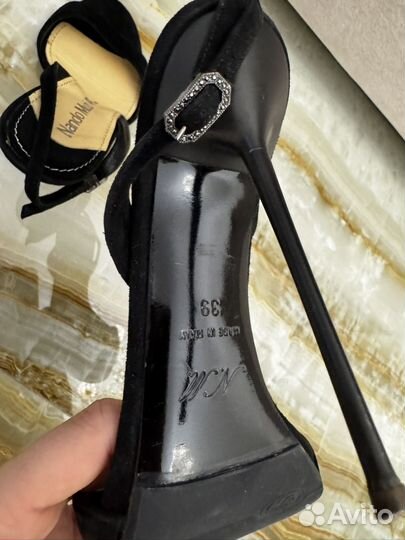 Босоножки на каблуке Nando Muzi 39рр