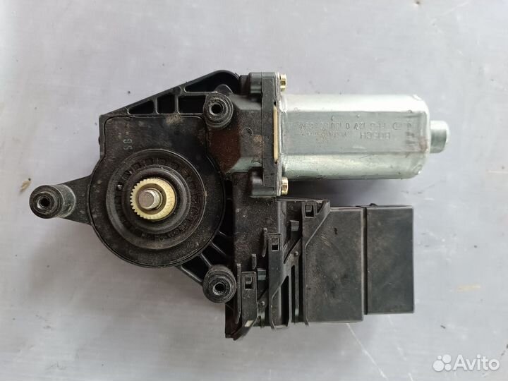 Моторчик стеклоподъемника Volkswagen Passat B5