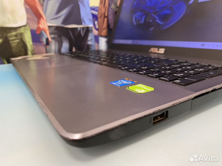 Игровой Ноутбук Asus 2 видеокарты/i5/8gb/SSD+HDD