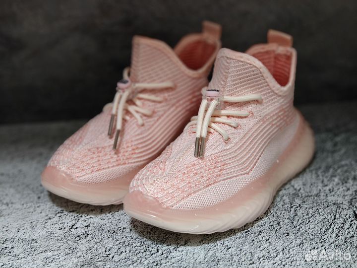 Изики/лёгкие кроссовки для девочек р.32-37