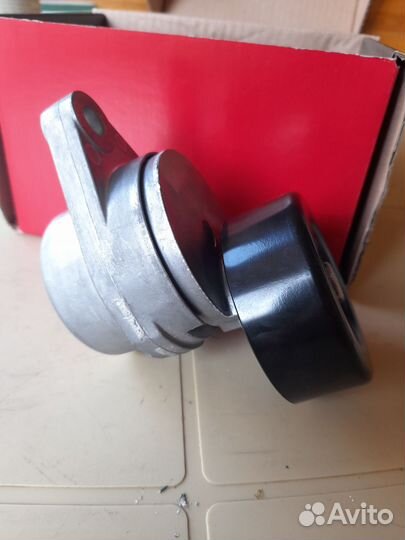 Натяжитель ремня