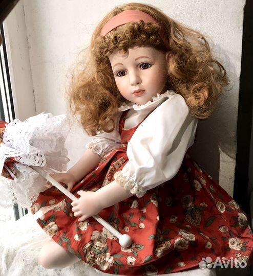 Кукла Karen с зонтиком от Gloria Livy