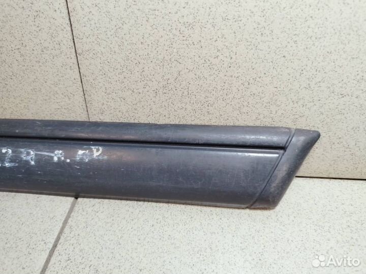Молдинг крыла передний правый верх Mercedes w124
