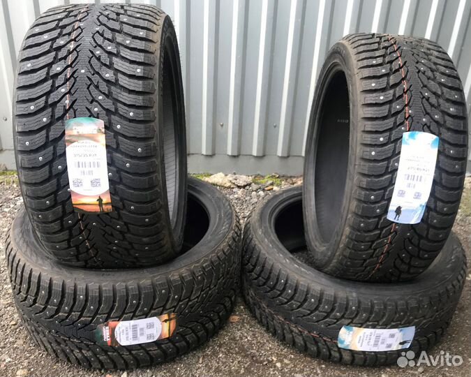 Nokian Tyres Hakkapeliitta 9 SUV 315/35 R21 и 275/40 R21