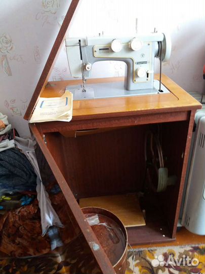 Швейная машина Подольск 142