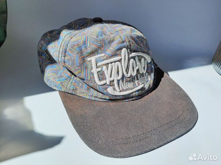 Бейсболка с прямым козырьком