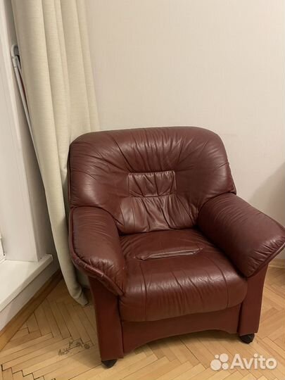 Кожаное кресло бу