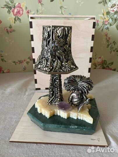 Светильник настольный