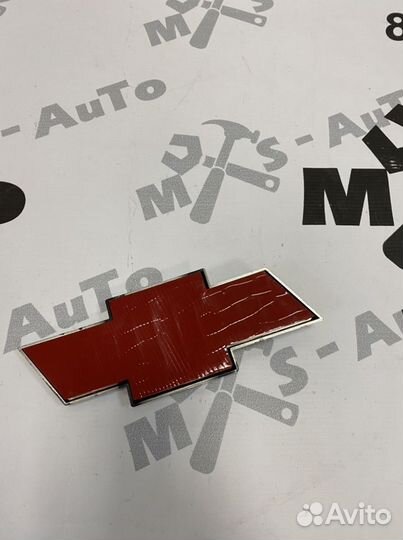 Эмблема решетки радиатора Нива Шевроле