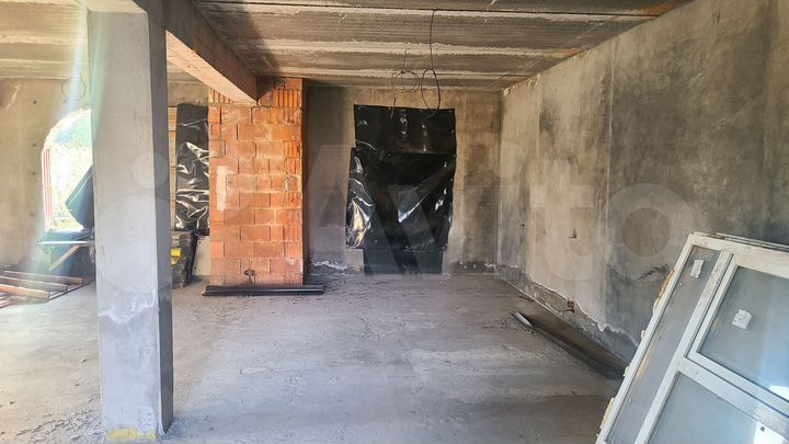 Дом 242 м² на участке 5 сот.