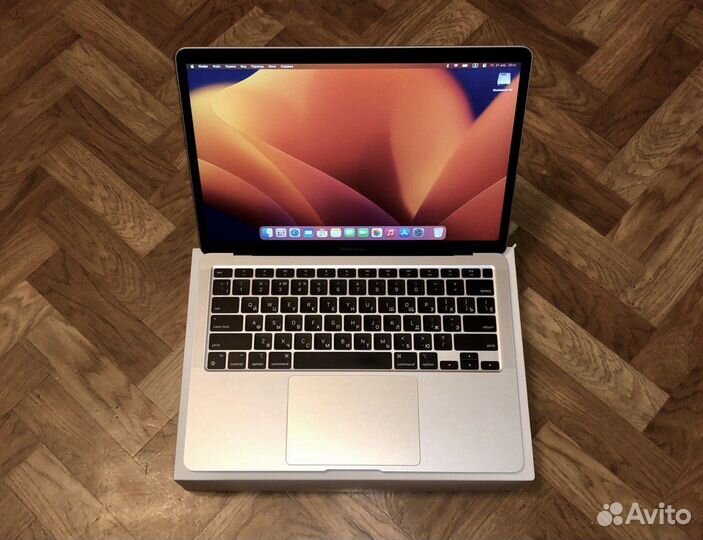 MacBook Air M1 Silver 16GB/256GB, 21 цикл