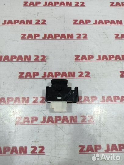 Кнопка центрального замка передняя правая Subaru