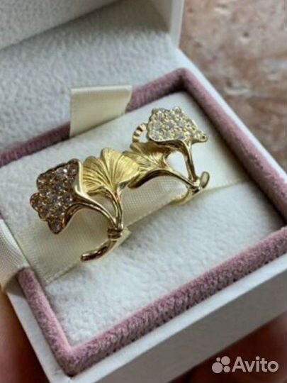 Золотые серьги с брилиантами