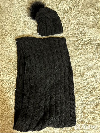 Шапка и снуд шерсть черного цвета с помпоном бу