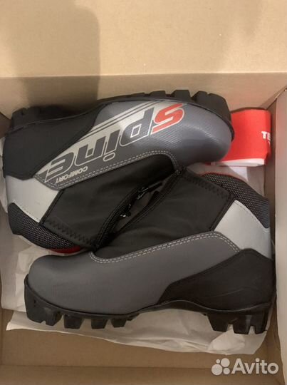 Лыжные ботинки