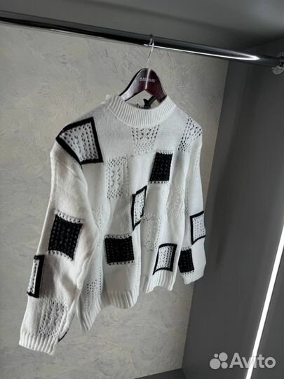 Свитер женский