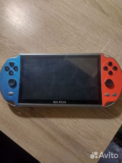 Игровая консоль