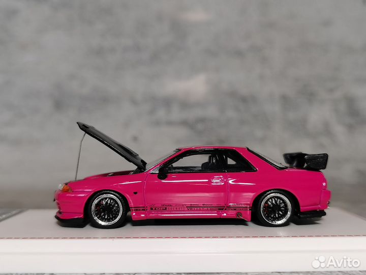 Nissan skyline gt-r R32 модель 1:64