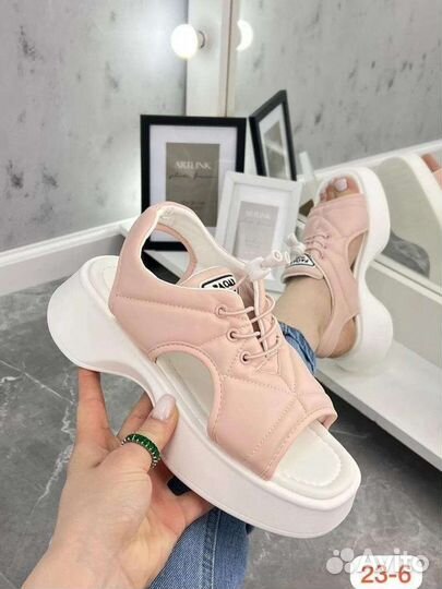 Босоножки женские