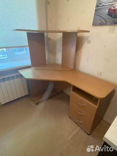 Компьютерный стол
