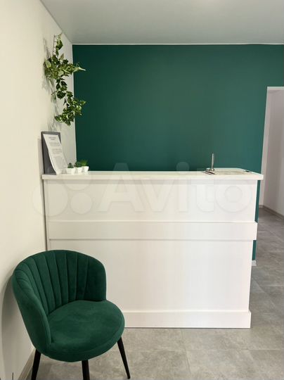 Косметология с помещением или без 90.1 м²