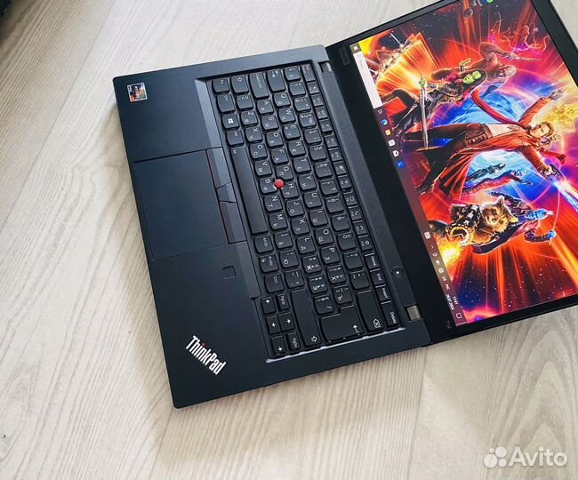 Lenovo ThinkPad Ryzen 7 Pro + 16GB