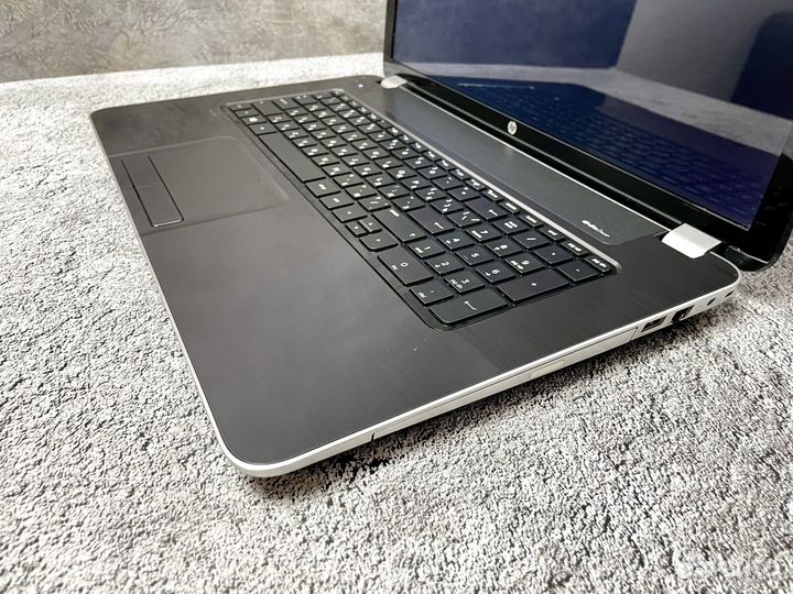 Большой ноутбук HP в отличном состоянии