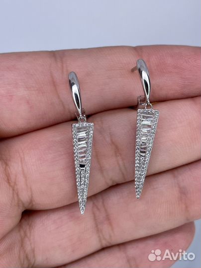 Золотые серьги с бриллиантами 0.752 ct. мюз