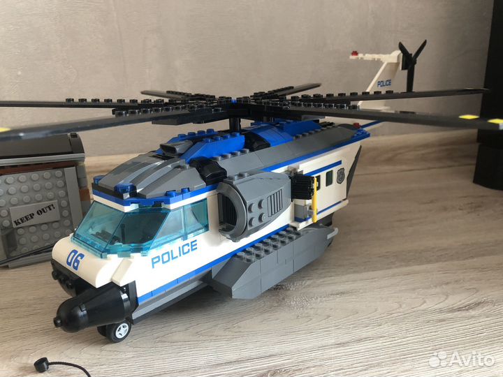 Lego city 60046 вертолетный патруль