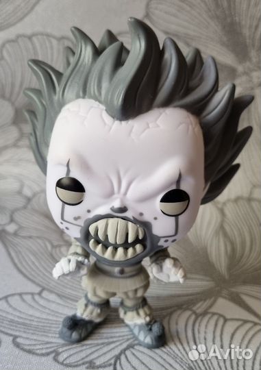 Funko Pops) #473 Pennywise with teeth Special Edit