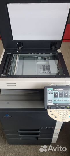 Цветной принтер Konica Minolta bizhub C220