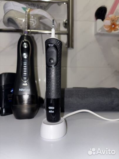 Электронная зубная щетка oral b