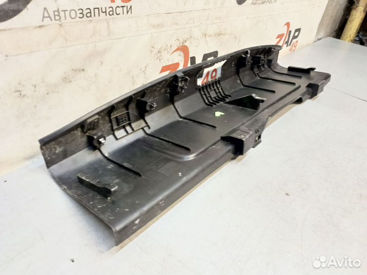 Renault Fluence накладка задней панели