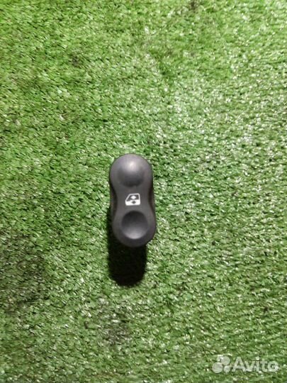 Кнопка стеклоподъемника Renault Logan