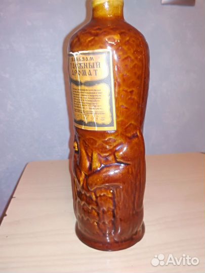 Керамические кувшины, бутылкии с медведем