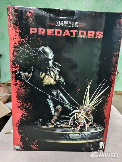 Tracker Predator sideshow