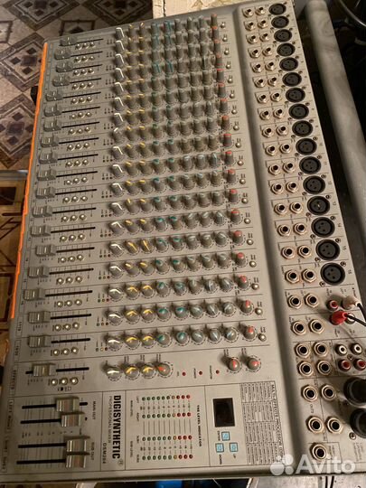 Микшерный пульт yamaha