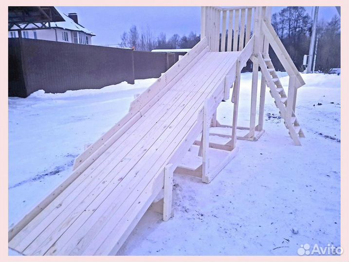 Новая горка деревянная зимняя