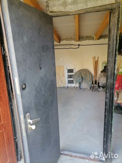 Металлическая дверь бу