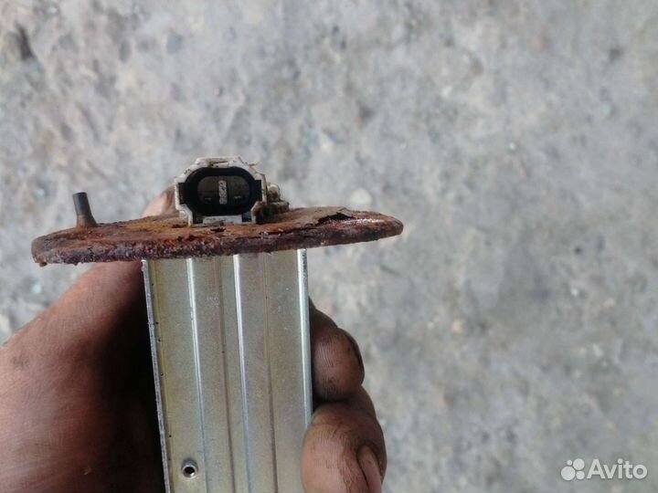 Датчик уровня топлива мицубиси оутлендер хл