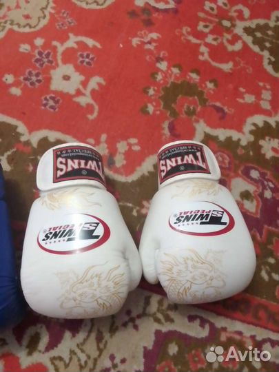 Боксерские перчатки