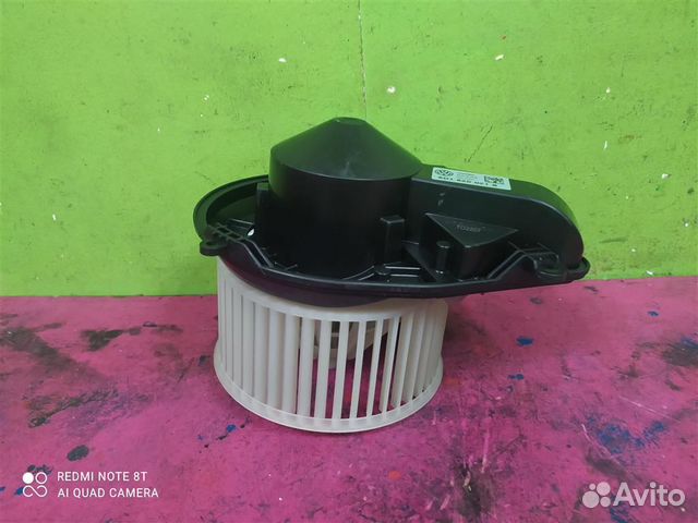 Моторчик вентилятор печки VW Passat B5+ 8D1820021