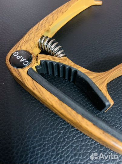 Каподастр для всех гитар