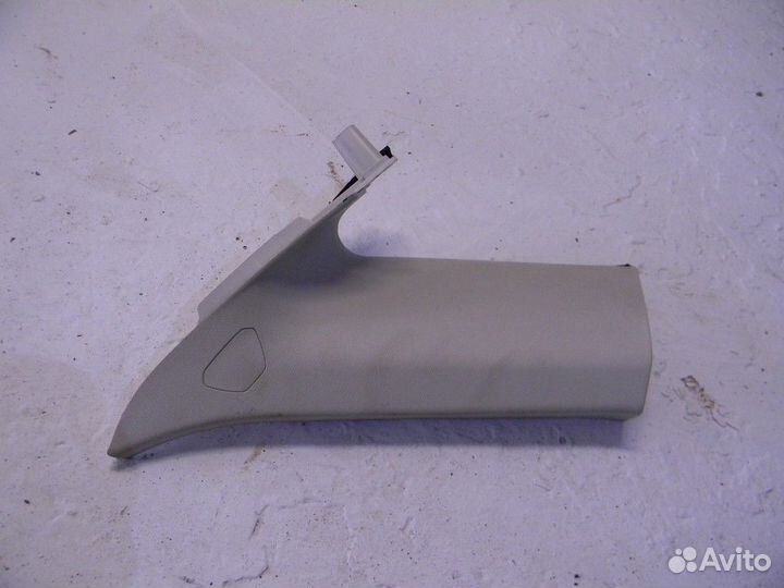 Обшивка стойки Focus III 2011