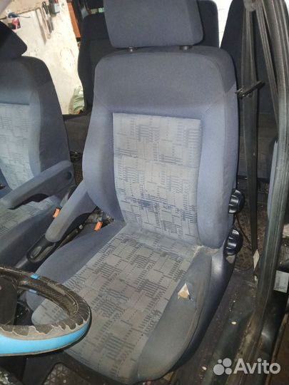 Сиденья Volkswagen Sharan 1